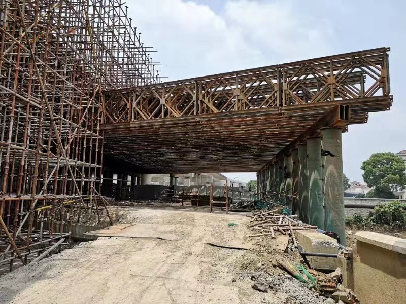 MS美狮贵宾会贝雷架租赁施工现场